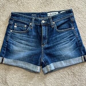Women’s AG The Hailey ex boyfriend roll up shorts. Size 26